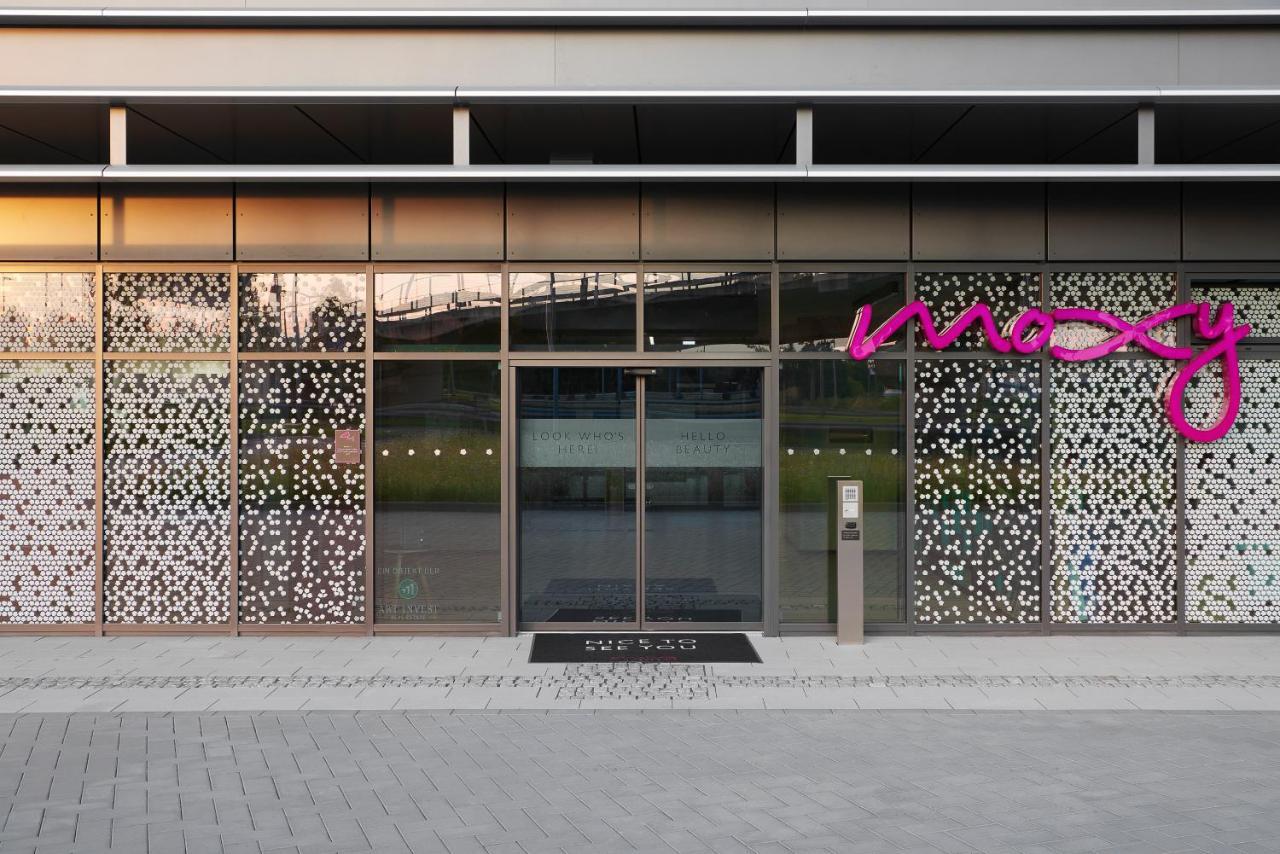 Отель Moxy Cologne Bonn Airport Экстерьер фото